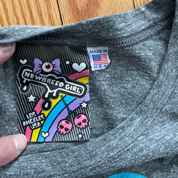 Geeky science T-shirt for us STEM girls! Punny chemistry joke -don’t trust atoms - Picture 2 of 3